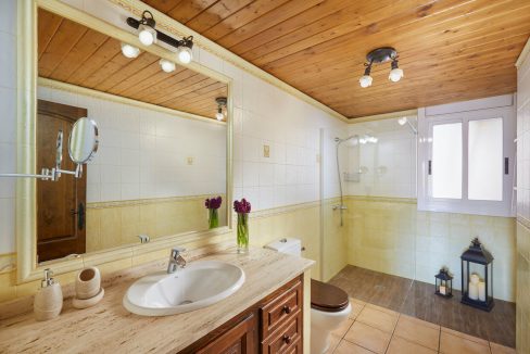 Bathroom_3.1-copy Villa Juncos
