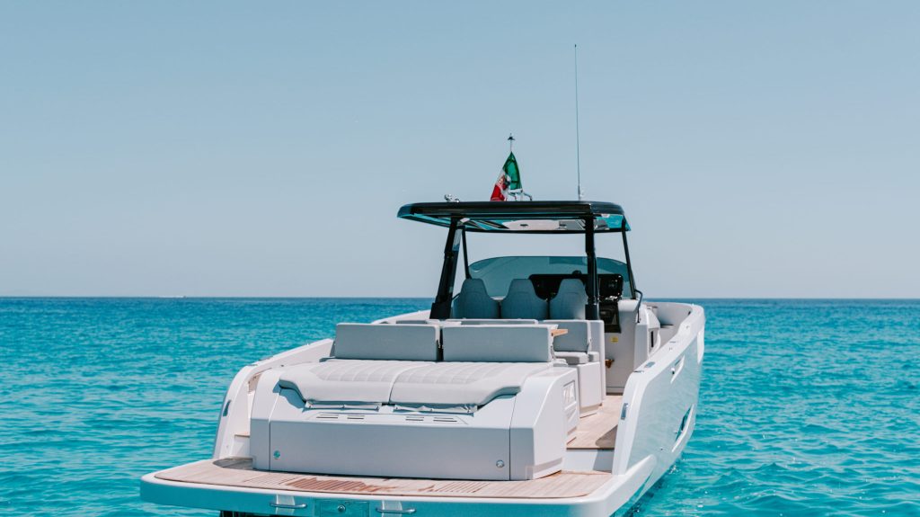 cayman-40-ibiza-boat